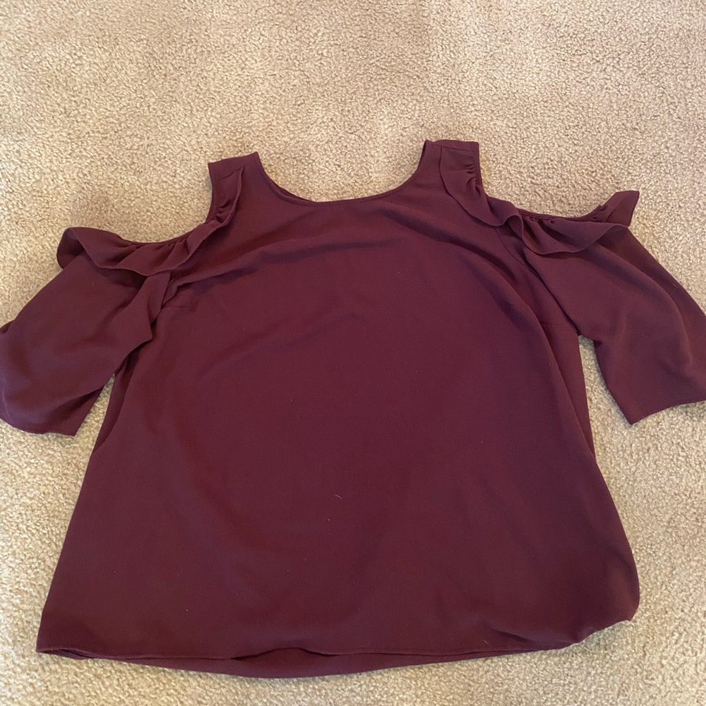 Three quarter top